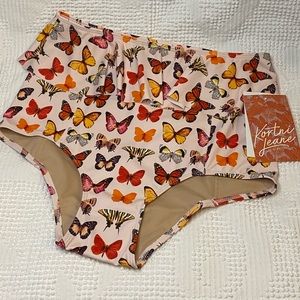 Kortni Jeane Butterfly Ruffle Bottom NWT Sz S